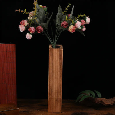 Vase Élancé en Bois Massif